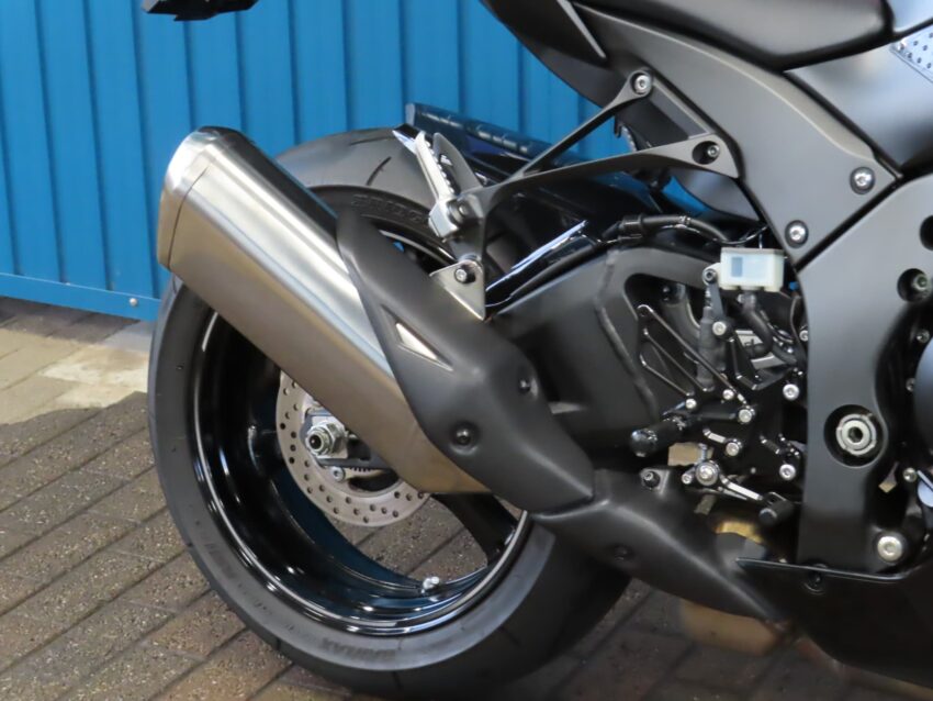 10/16以降購入　みあしす カワサキ ZX-10 1989 年 - 日本バイク100年史アルバムの続きを見る