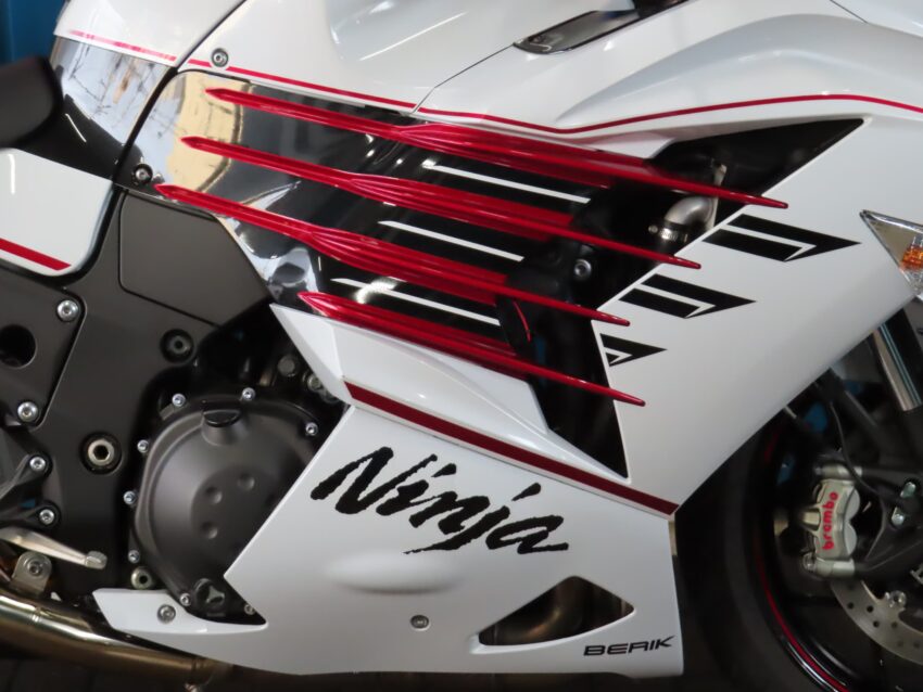 カワサキ/ZX-14R – シイナモータース